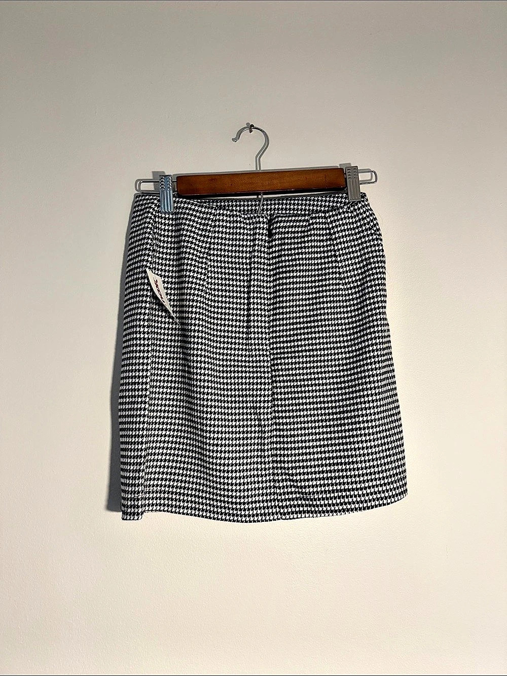 Love on a Hanger Houndstooth Mini Skirt Black & White Size 5 NWT